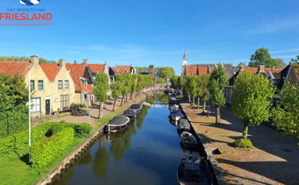 De Heerenwal en de Voorstreek vormen de hoofdstraat van Sloten