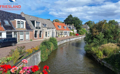 De schilderachtige Harnzer Feart en de Streek in Kimswerd.