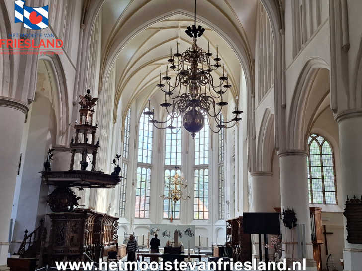 Interieur van de Martinikerk Bolsward