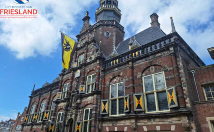Het oude stadhuis van Bolsward, nu Museum 'de tiid'