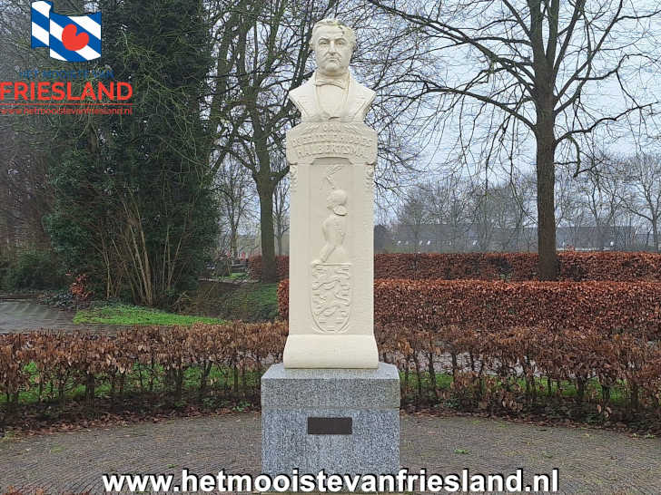Standbeeld van Eeltsje Halbertsma in Grou, schrijver van het Friese volkslied