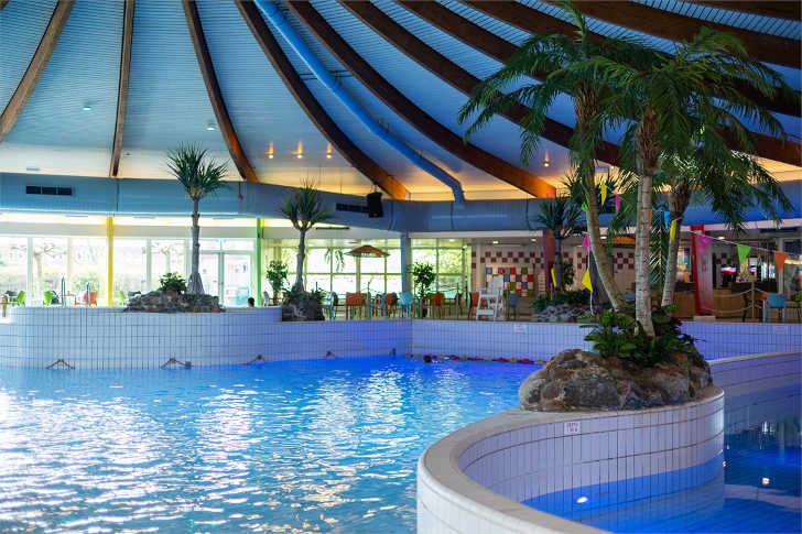 Zwembaden in Leeuwarden: Blauwe Golf