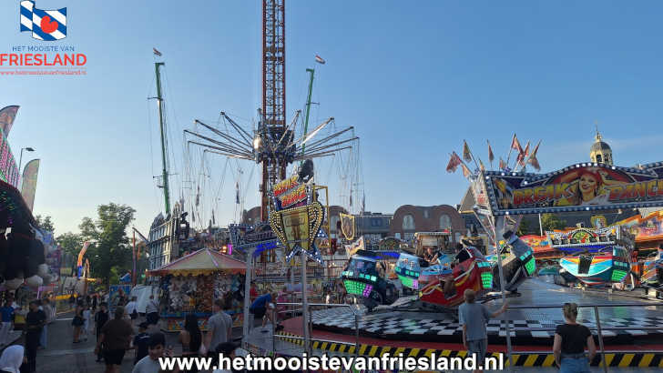 Sneekweek Kermis op Martiniplein Sneekweek Kermis op Martiniplein